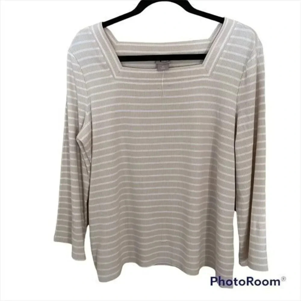 Chico’s women top